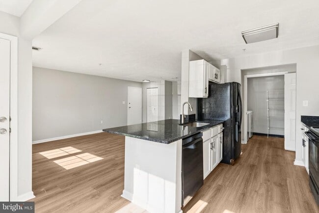 Building Photo - 699 Winding Stream Way