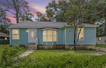 Building Photo - 2063 N Gimon Cir