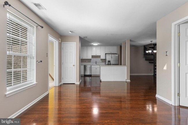 Building Photo - 312 River Birch Cir