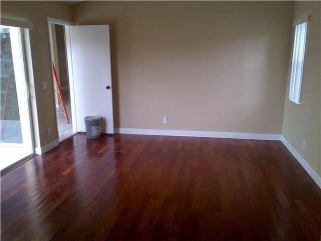 Foto del edificio - 1051 Briar Ridge Rd