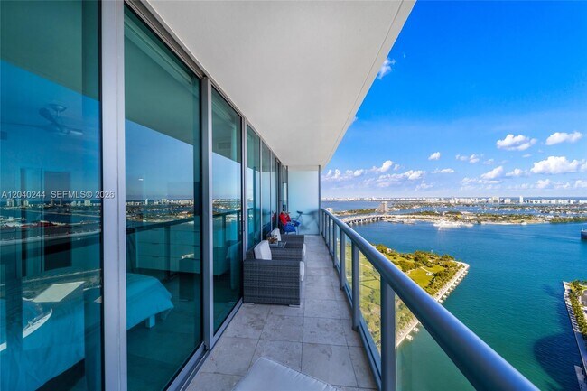 Foto del edificio - 888 Biscayne Blvd