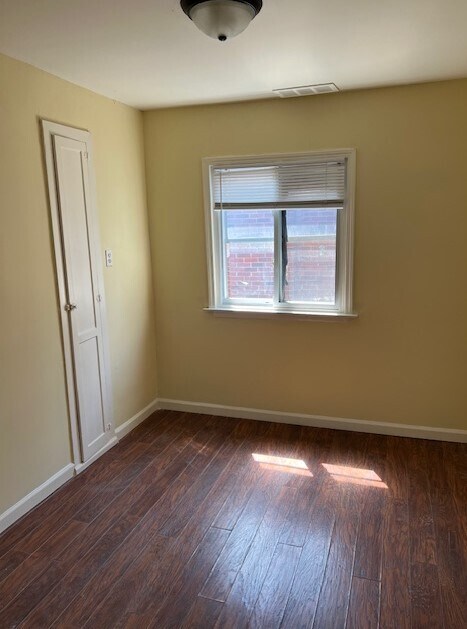 Building Photo - 9735 Wayburn St
