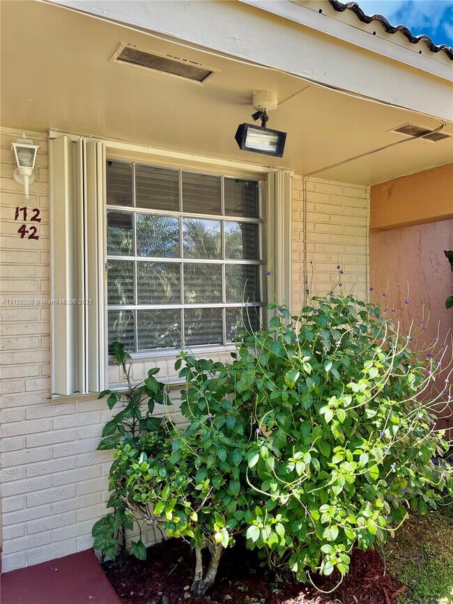 Building Photo - 17242 SW 94th Ave
