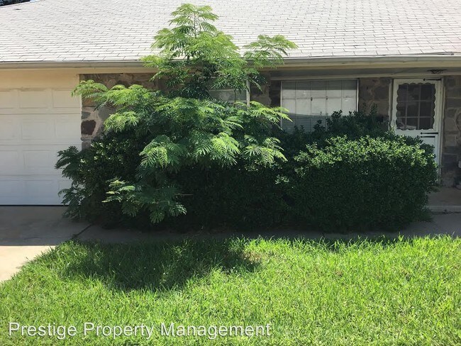 Building Photo - 1200 NW 88th St