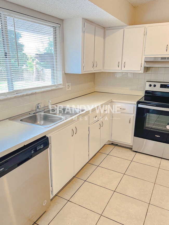 Building Photo - 5372 Pale Horse Dr