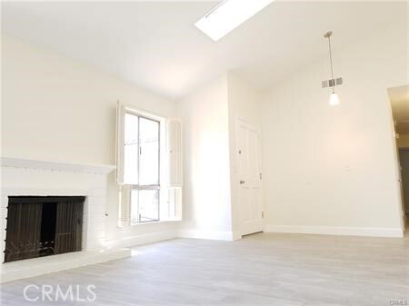 Foto del edificio - 20371 Running Springs Lane