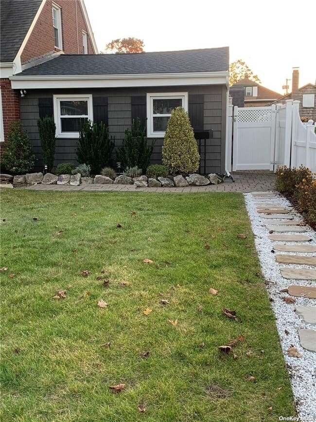 Building Photo - 629 Adams Ave