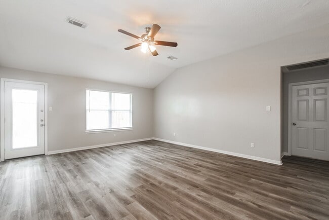 Foto del edificio - 622 Oak Briar Dr