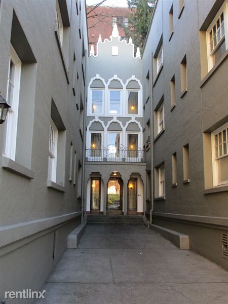 Building Photo - 2030 NW Flanders St