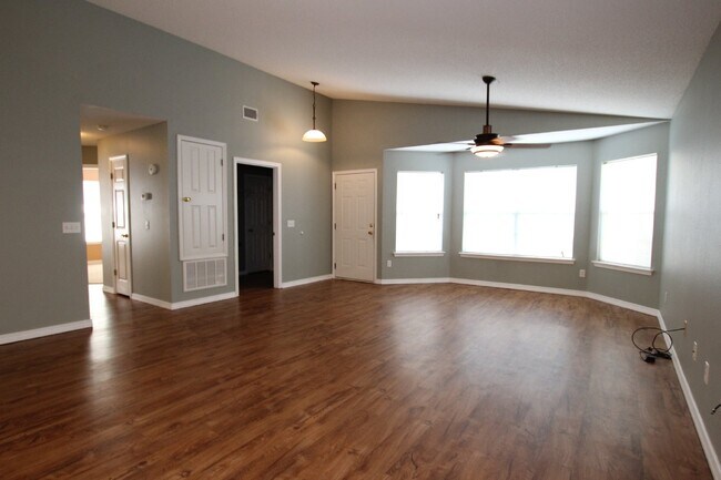 Foto del edificio - Spacious Brick Home Near NAS & Perdido Bea...