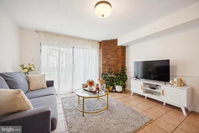 Foto del edificio - 250 Fir Tree Ct