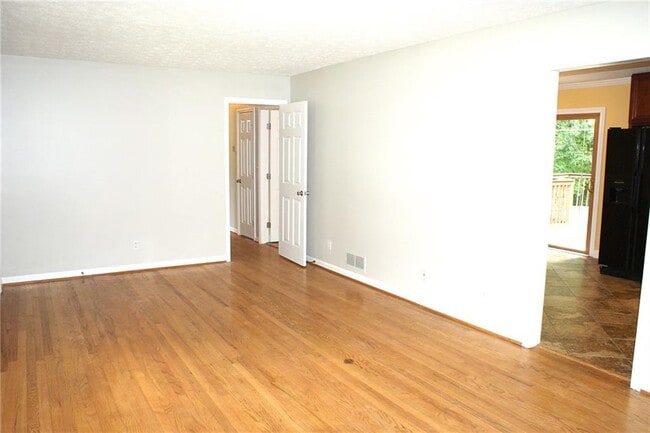 Foto del edificio - 6725 Ridge Moore Dr NW