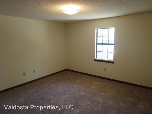 Building Photo - 1752 Poplar St