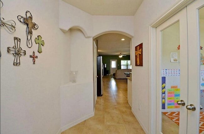 Building Photo - 967 Doire Dr