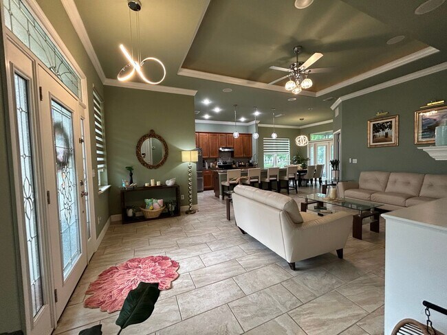 Building Photo - Elegant 3/2 in Oakmont