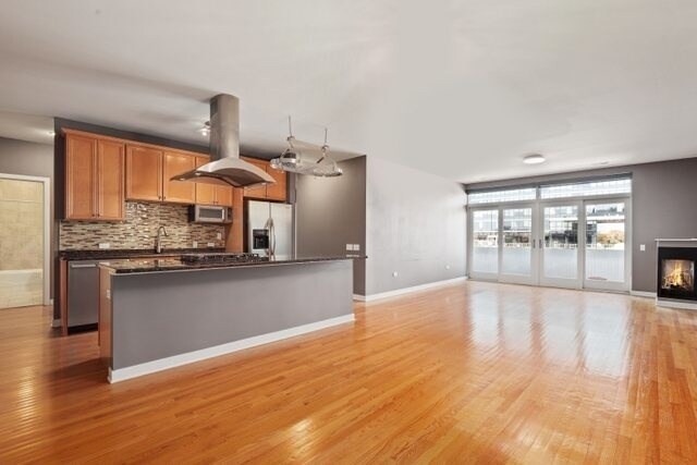 Foto del edificio - 834 W Montrose Ave