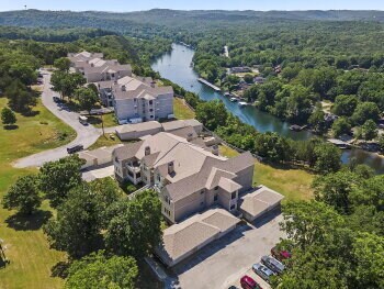 Foto del edificio - Lake view Condo in the middle of Branson
