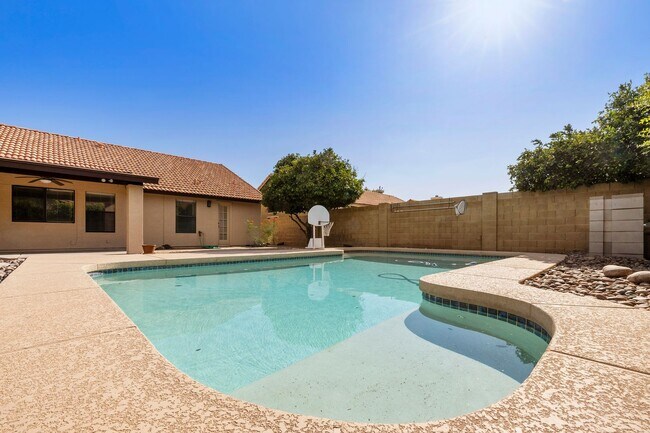 Building Photo - $60K in updates, Single level home in 85254!