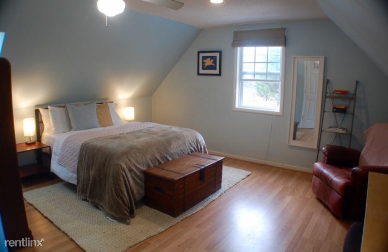 Primary Photo - 2625 University Dr