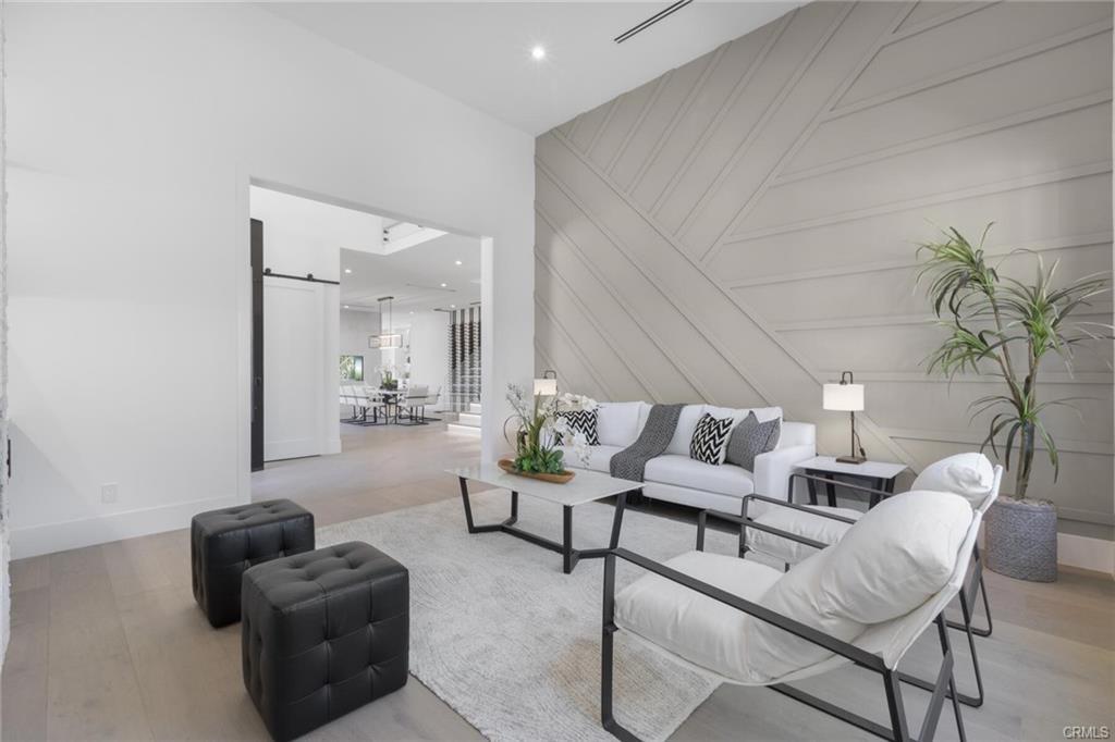 Foto principal - 16706 Magnolia Blvd