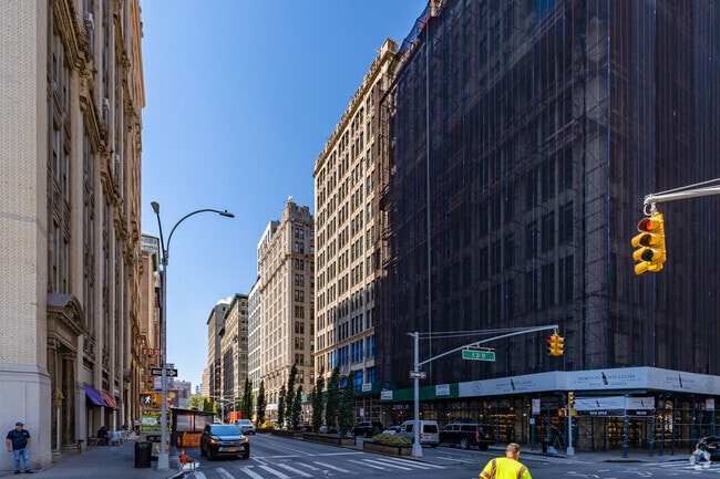 Building Photo - 254 Park Ave S
