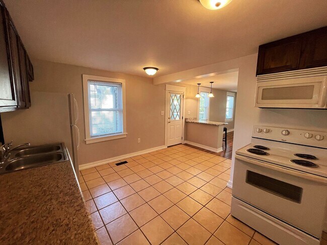 Foto del edificio - 212 E Washington St