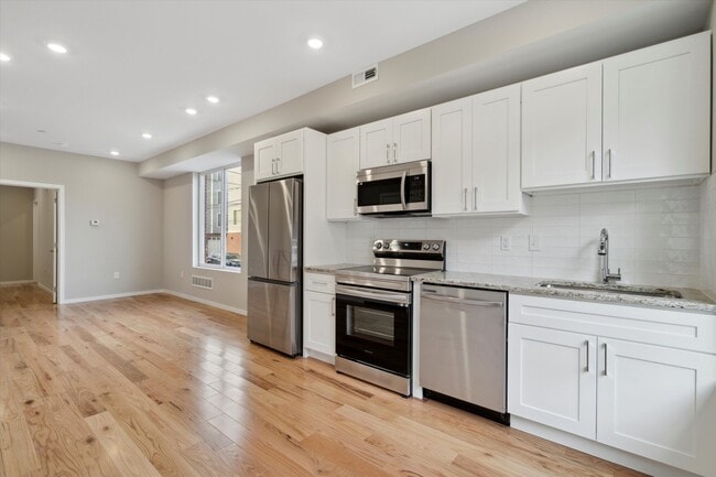 Building Photo - 1701 W Seybert St