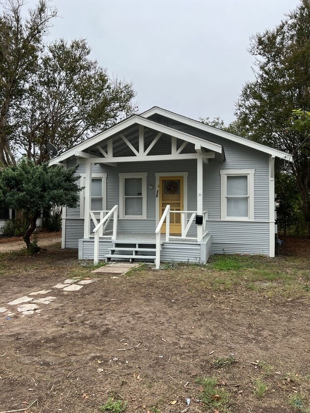 2/1 Cottage in Great Location! - 2/1 Cottage in Great Location!