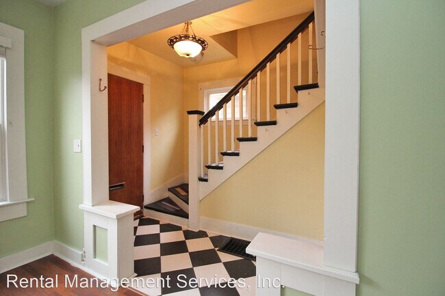 Foto del edificio - 1 br, 2 bath House - 3824 N Kerby Avenue