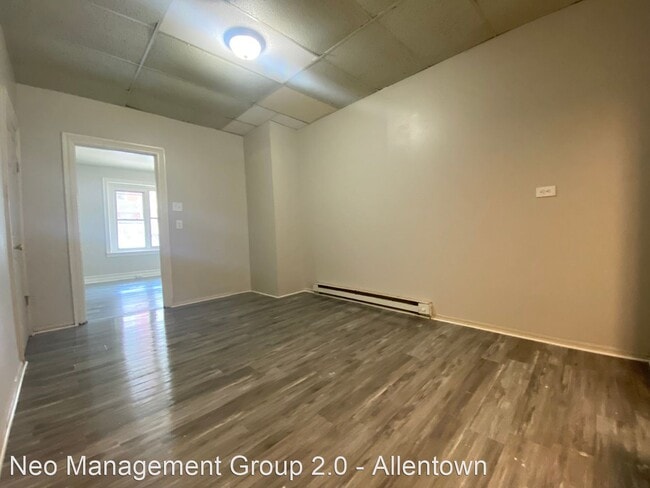 Building Photo - 3 br, 1 bath House - 425 West Gordon Street
