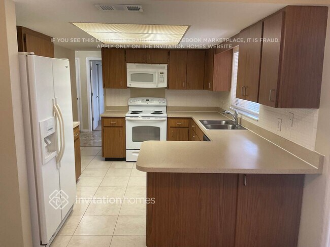 Foto del edificio - 1685 Fortune Dr