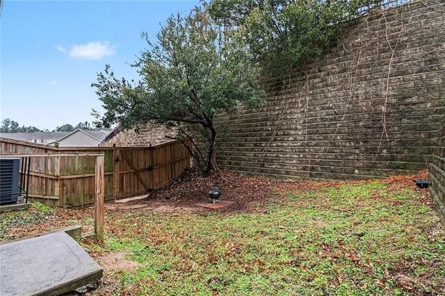 Foto del edificio - 7051 Fringe Flower Dr