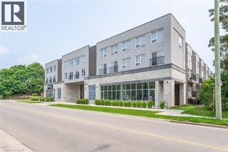 Building Photo - 338 Albert St