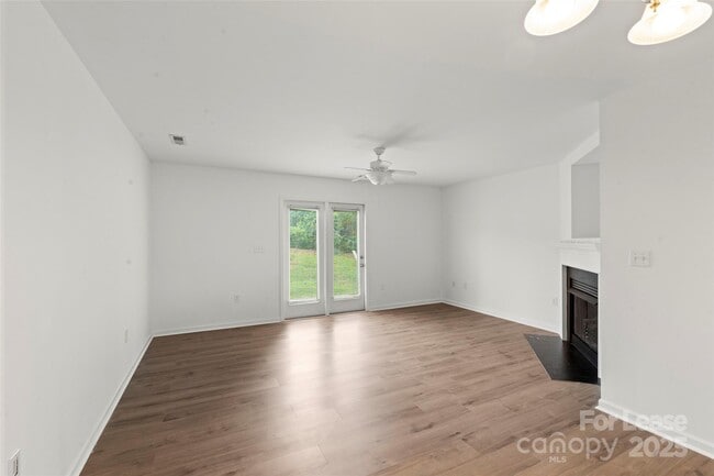 Building Photo - 39 Thea Ln