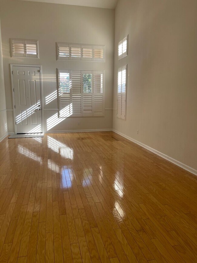 Foto del edificio - Rolling Hills Beauty! 4 Bedroom 3 Bath
