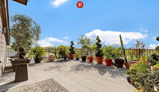 Rooftop view - 4406 Vernon St House