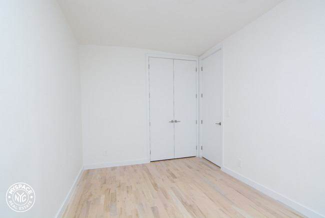 Foto del edificio - 220 E 23rd St
