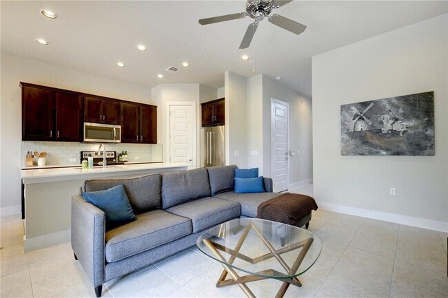 Foto del edificio - 3108 E 51st St