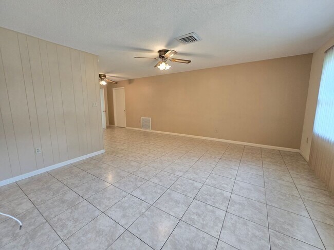 Foto del edificio - 4040 Fleet Ln