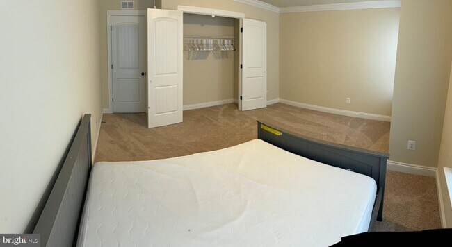 Foto del edificio - 7986 Benjamin Stoddert Ct