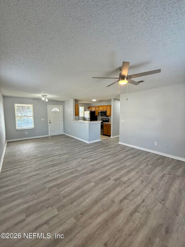 Foto del edificio - 3674 Honeydew Ln