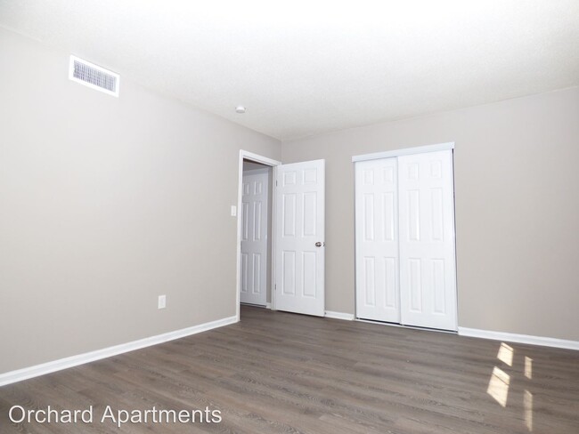 Foto del edificio - 1 br, 1 bath Apartment - 500 Shalter Avenue