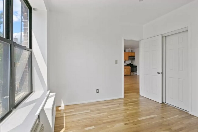 Building Photo - 403 Avenue C