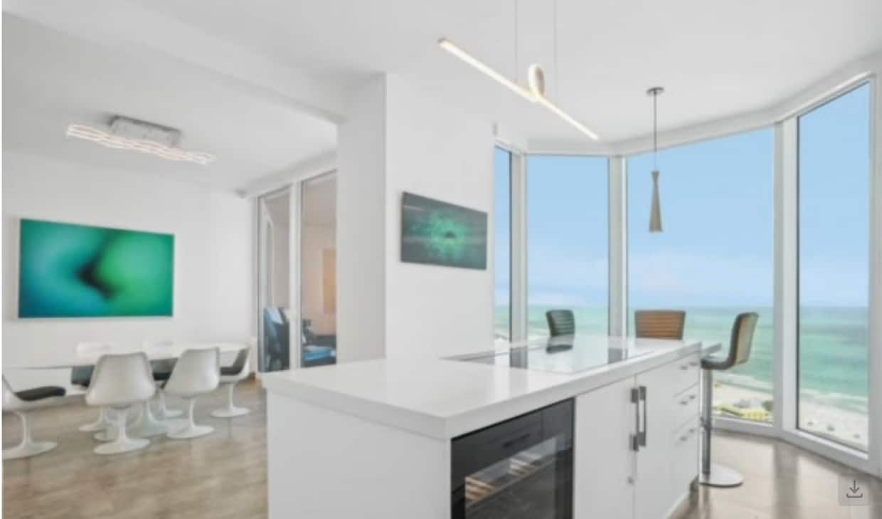 Foto del edificio - 300 South Pointe Dr