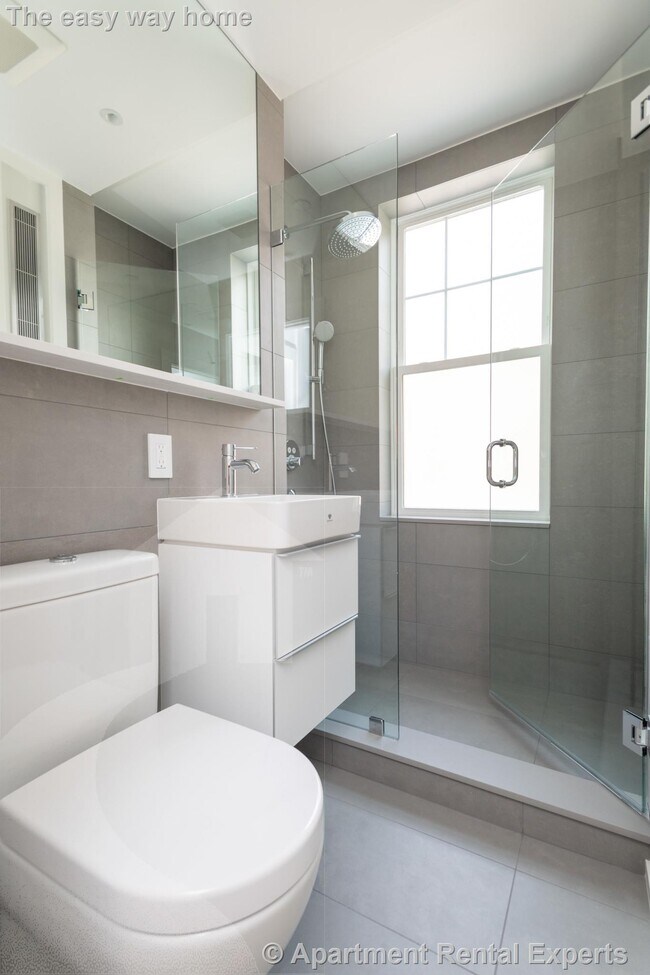 Building Photo - 16 Forest St