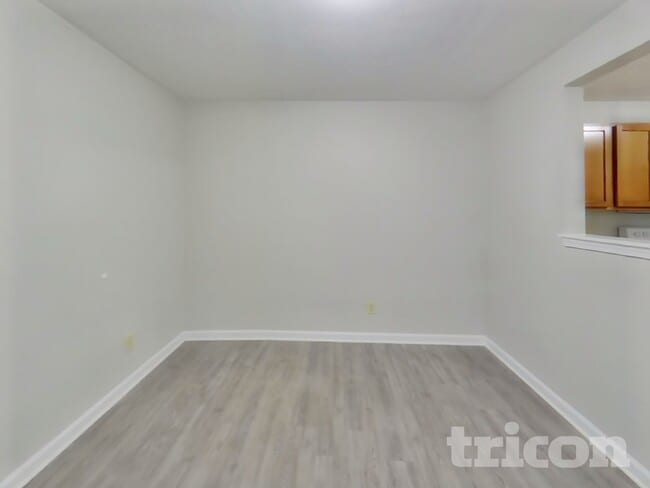 Foto del edificio - 1296 Edgewater Dr