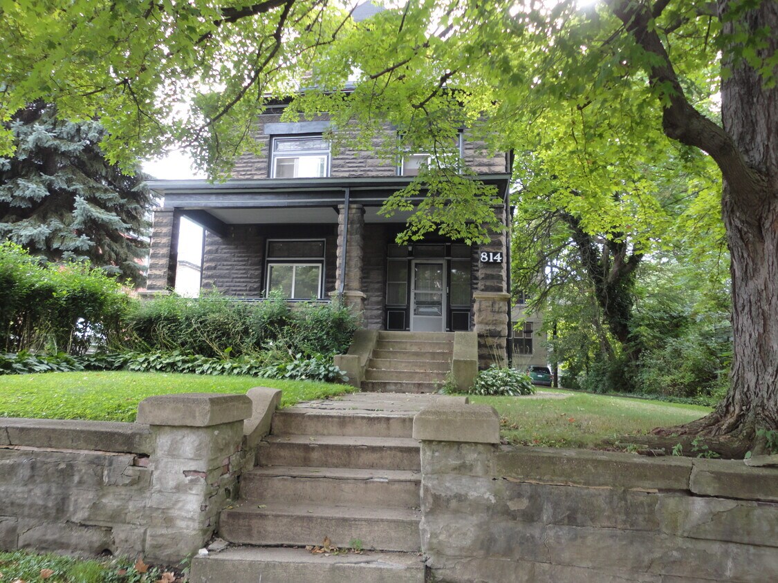 Front - 814 S Braddock Ave