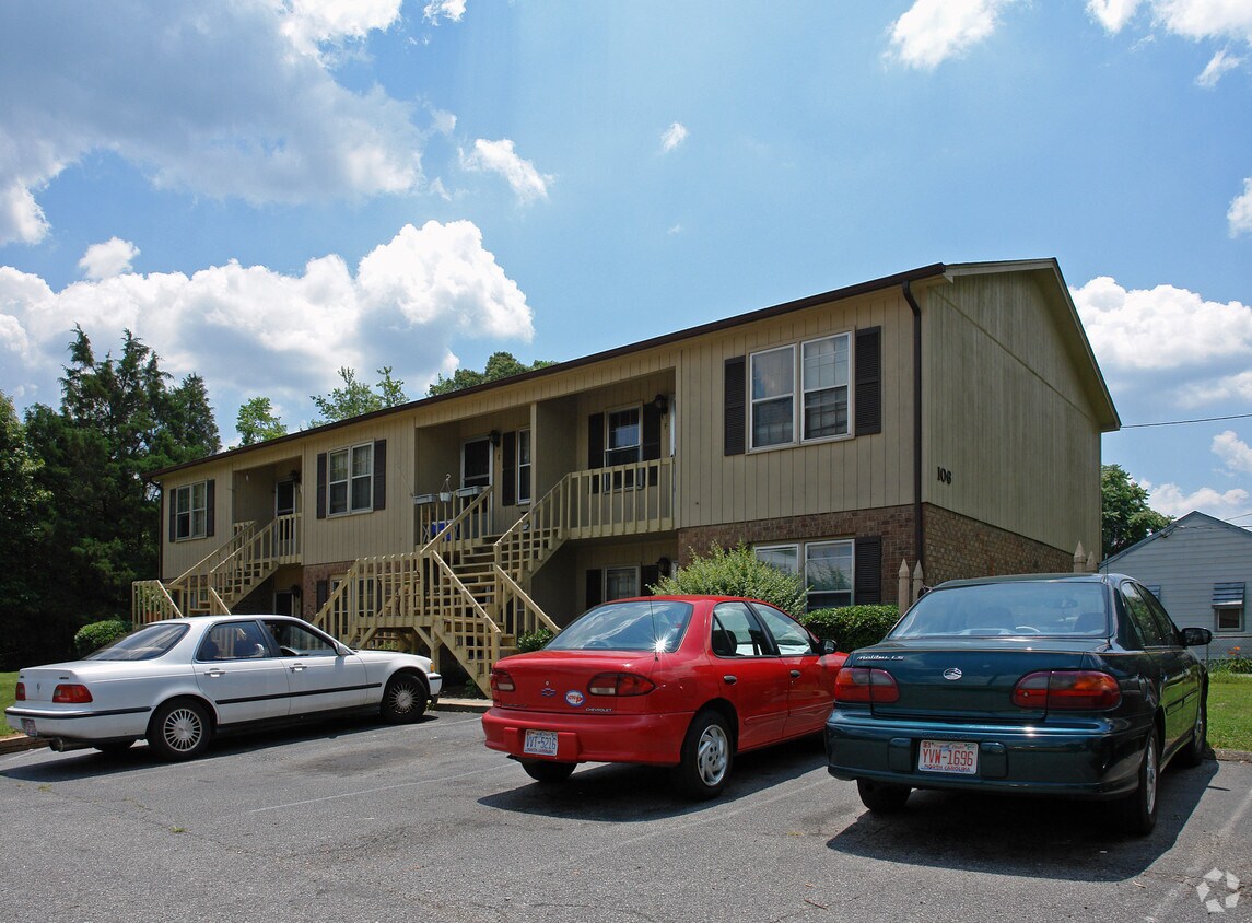 Building Photo - Fairfield Vilage