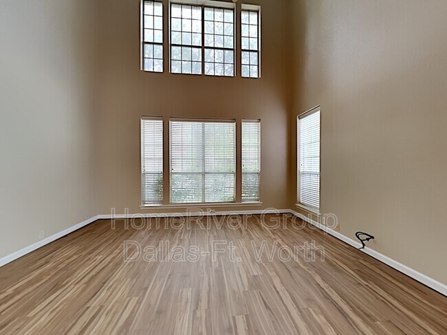 Building Photo - 111 Bardwell Dr