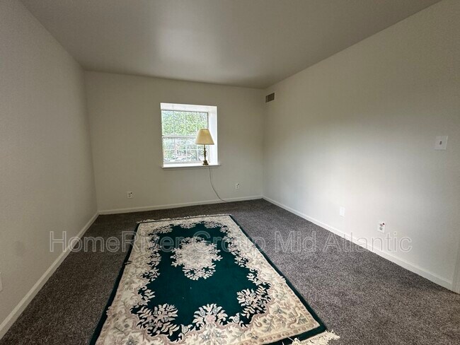 Foto del edificio - 5810 Cove Landing Rd
